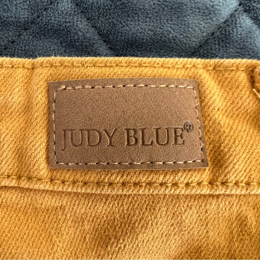 Judy Blue Mustard Cropped Button-Fly Ankle Jeans - Picture 11 of 14